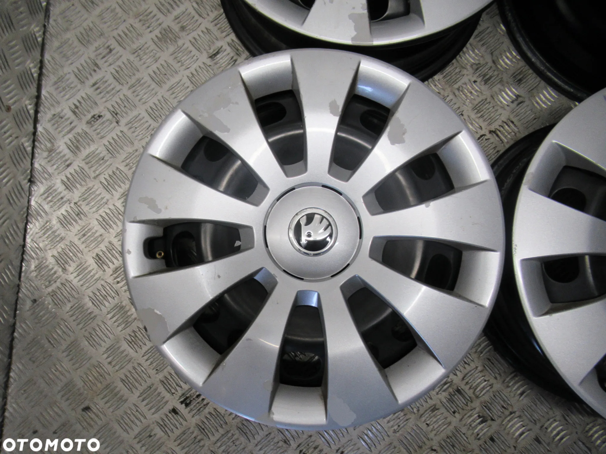 Felgi Skoda Fabia Scala Kamiq Rapid Roomster Praktik 6Jx16 et48 5x100 - 5