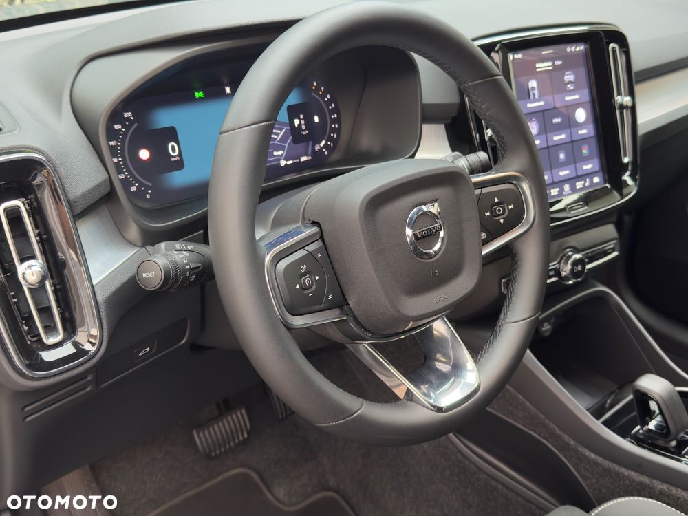 Volvo XC 40 B3 B DKG Plus Dark - 20