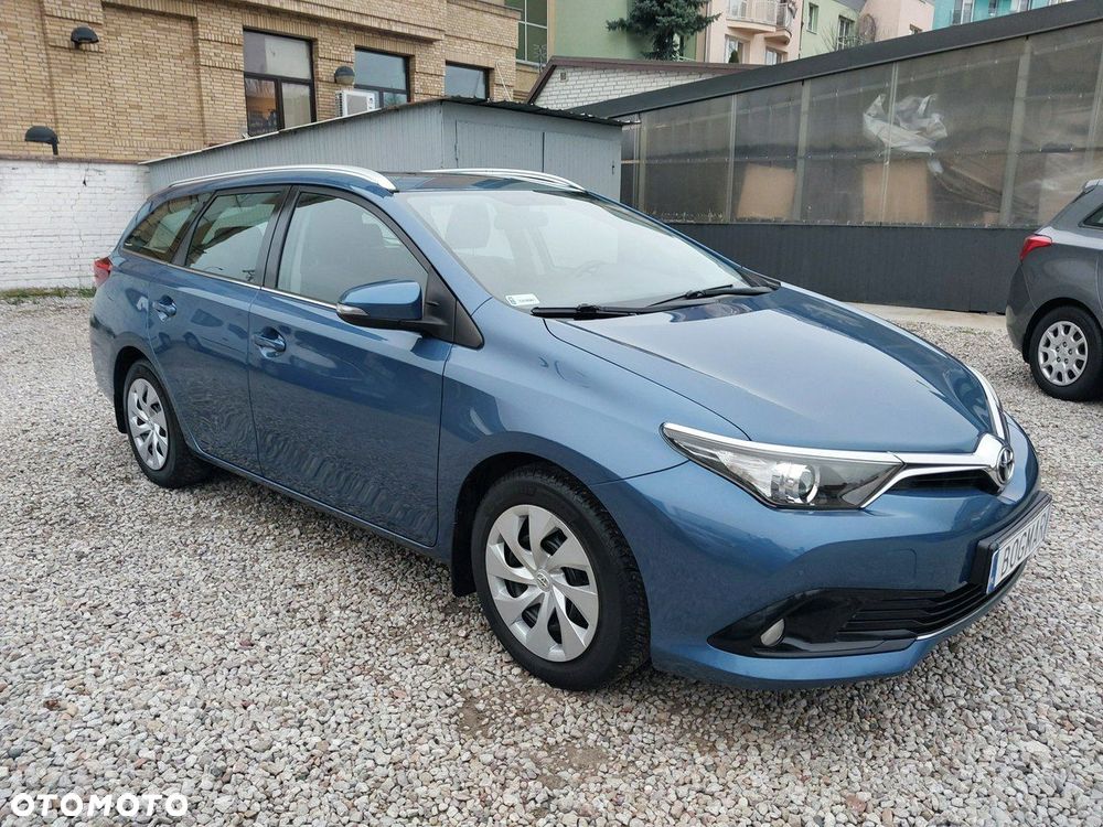 Toyota Auris 1.6 Premium - 6