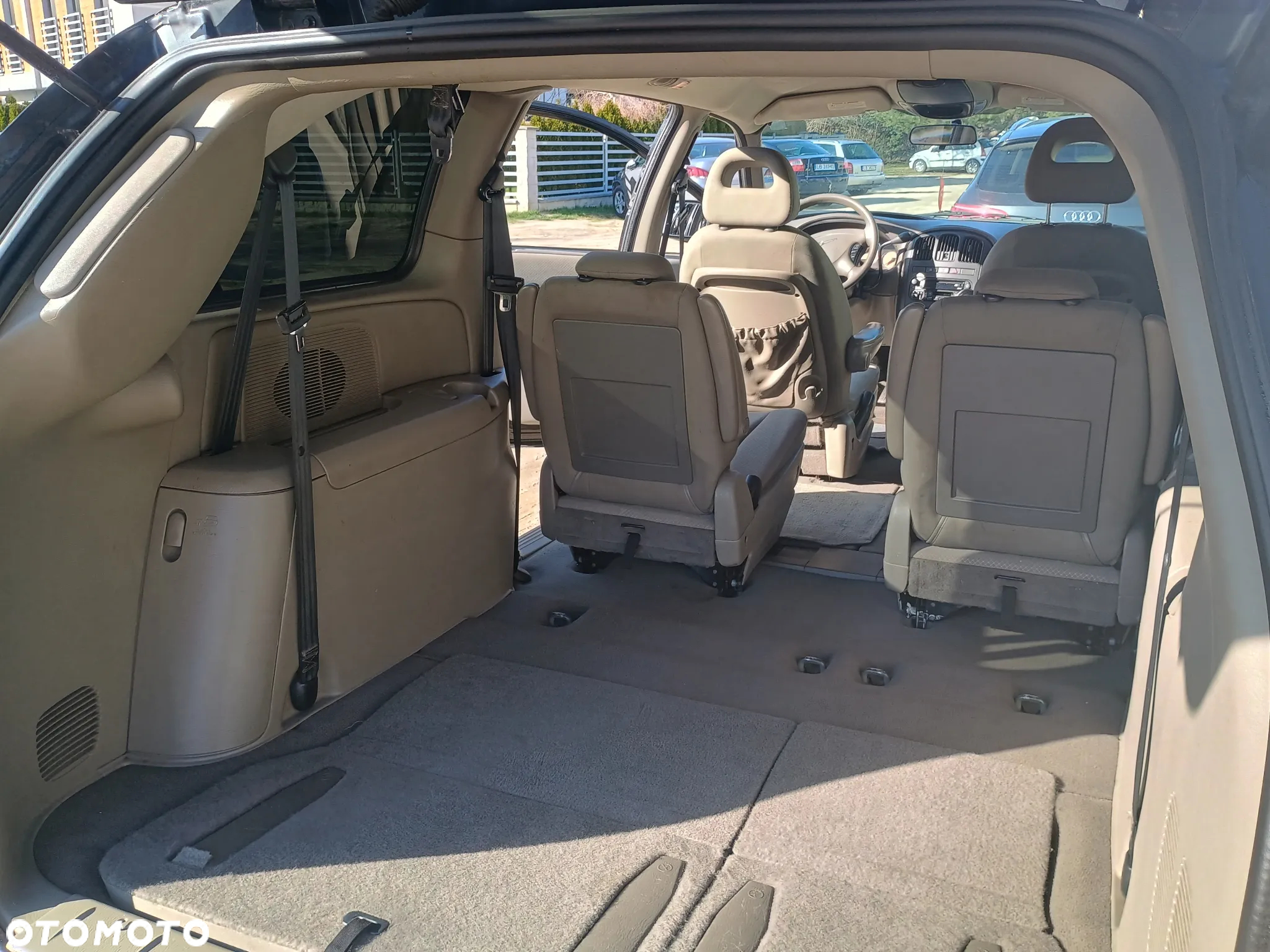 Chrysler Grand Voyager - 17