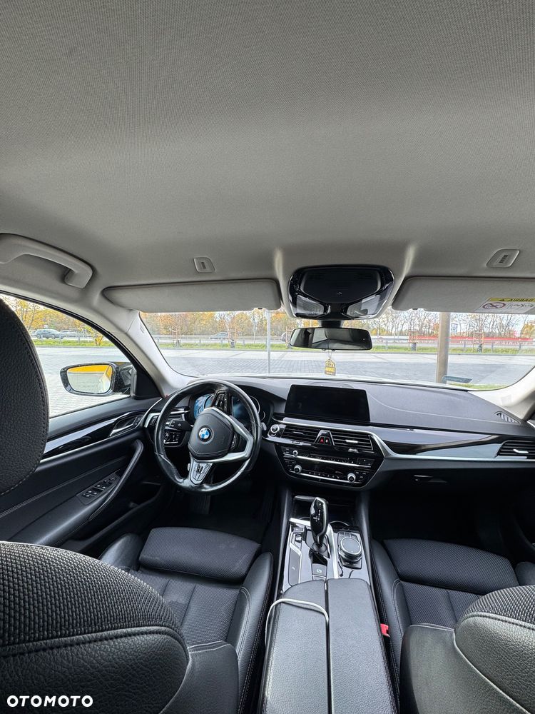 BMW Seria 5 530i Sport Line sport - 10