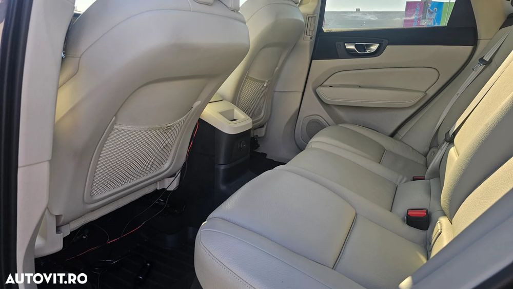 Volvo XC 60 Recharge T8 AWD AT Ultimate Dark - 15