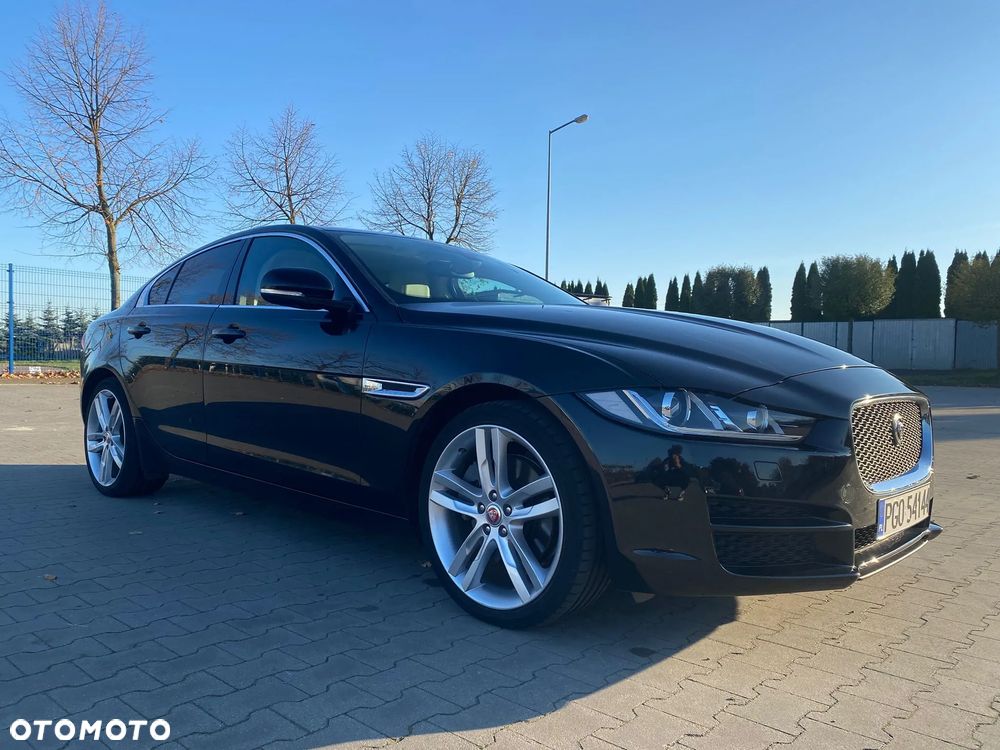 Jaguar XE 2.0 T Prestige - 1