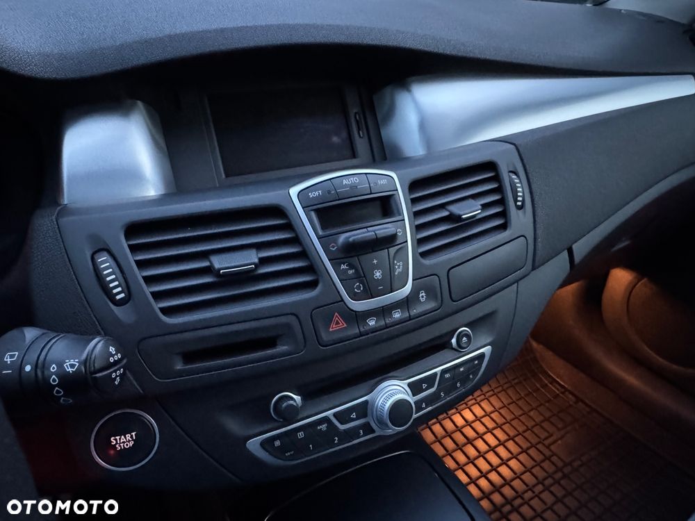 Renault Laguna 2.0 dCi Tech Run - 11