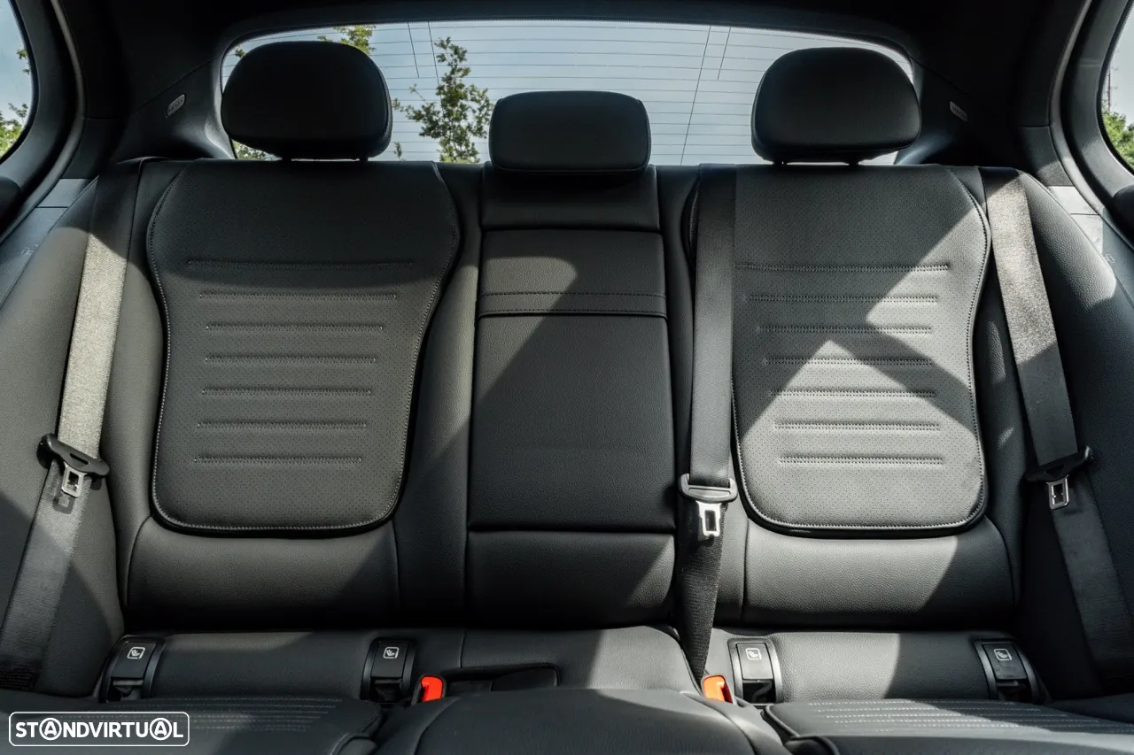 Mercedes-Benz C 300 d - 36