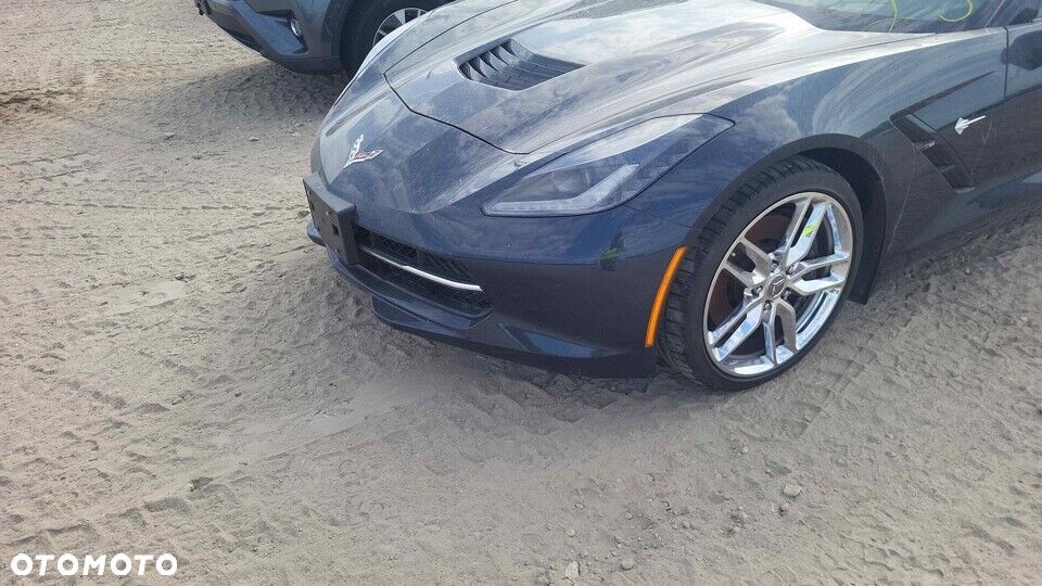 Chevrolet Corvette - 2