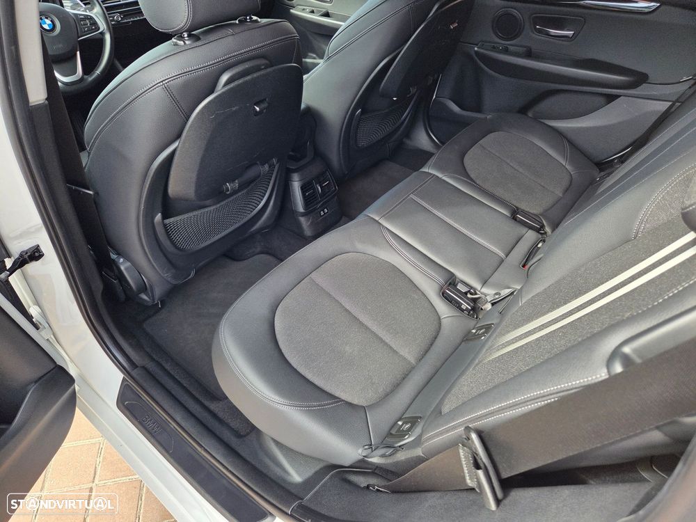 BMW 218 Gran Tourer i Line Luxury Auto - 26