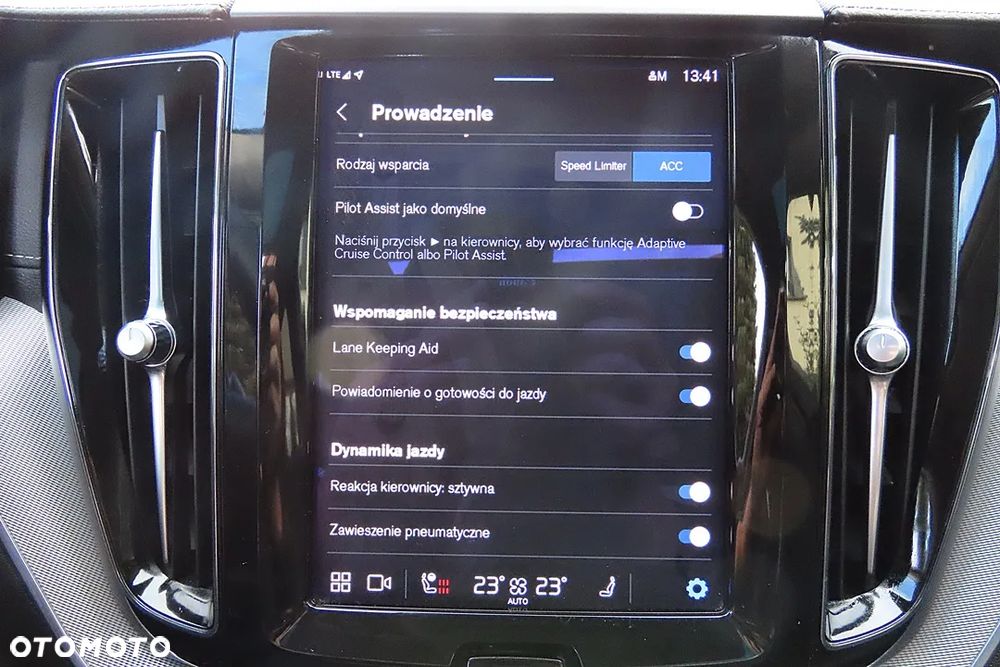 Volvo XC 60 B5 B AWD Ultimate Black Edition - 37