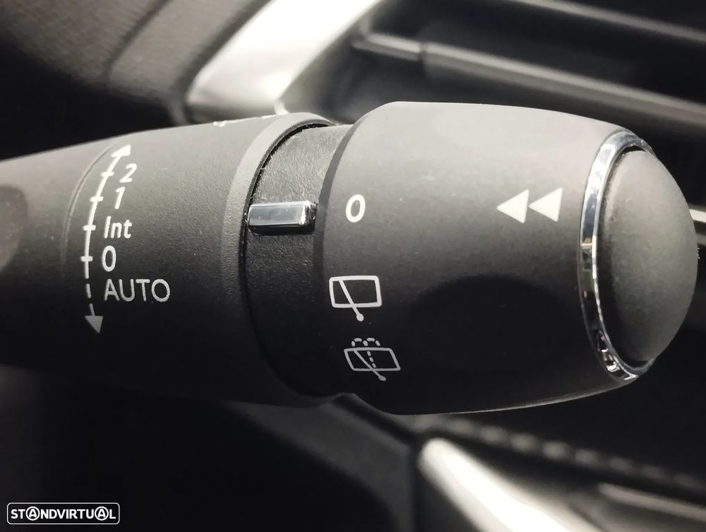 Peugeot 5008 1.2 PureTech Allure EAT8 - 26