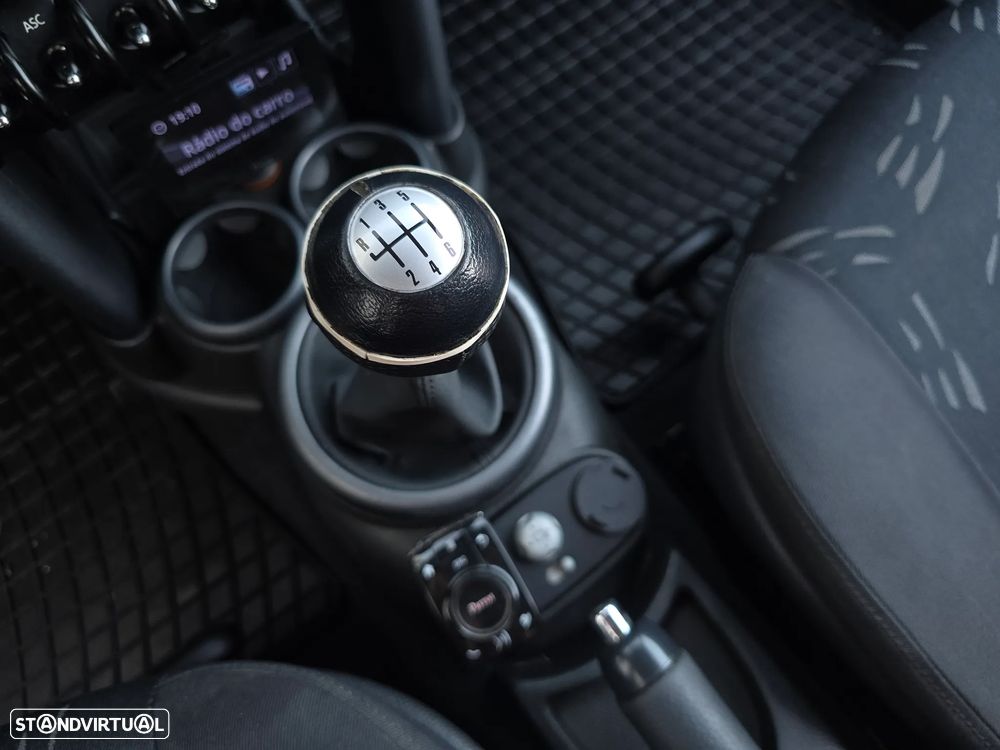 MINI 3 Portas One D - 18