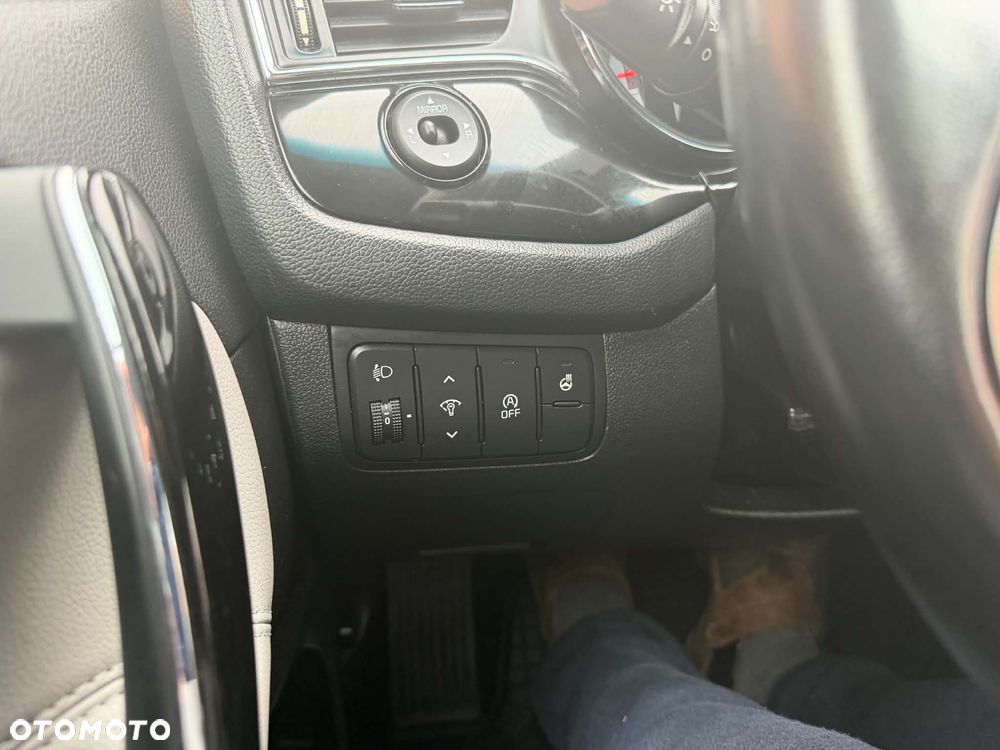 Kia Ceed 1.4 CVVT Dream-Team Edition - 9