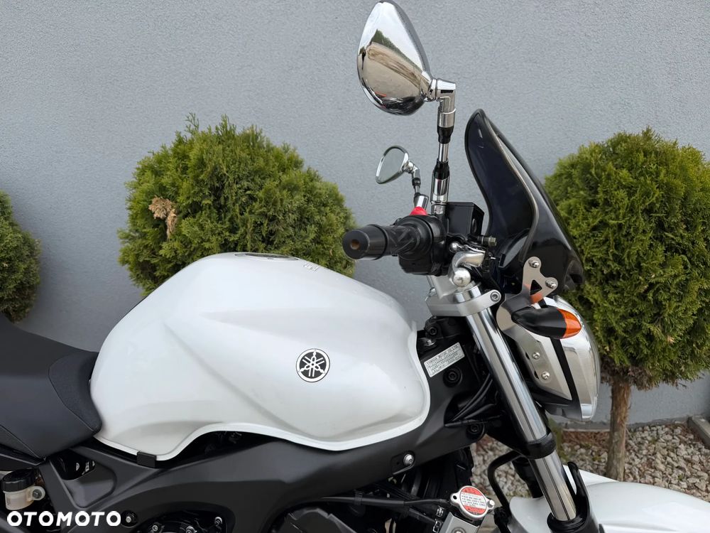 Yamaha FZ - 14