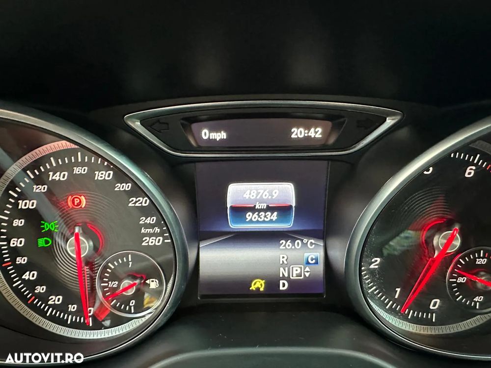Mercedes-Benz CLA 180 7G-DCT - 23