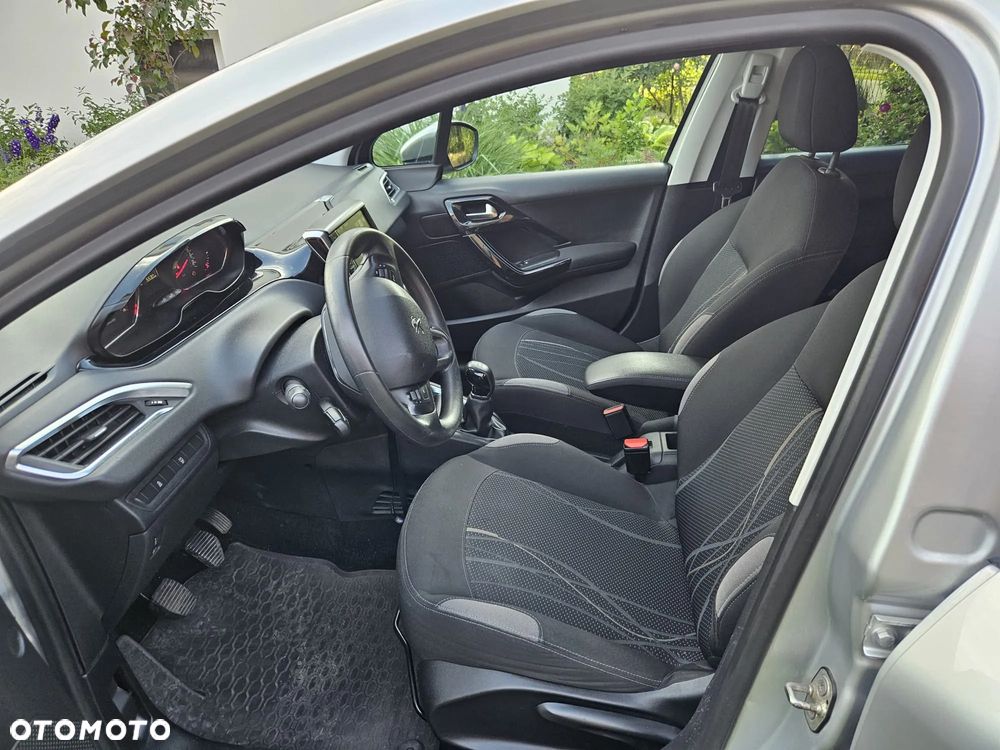 Peugeot 208 1.4 HDi Active - 17