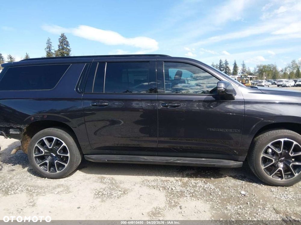 Chevrolet Suburban - 8