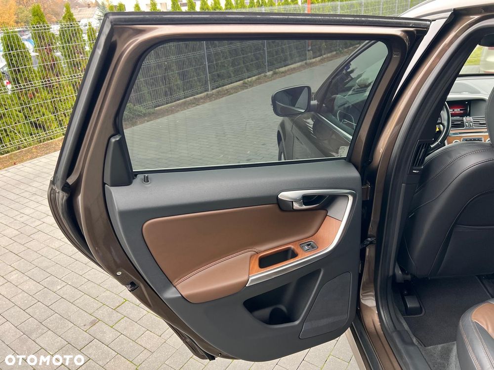 Volvo XC 60 D4 AWD Summum - 31