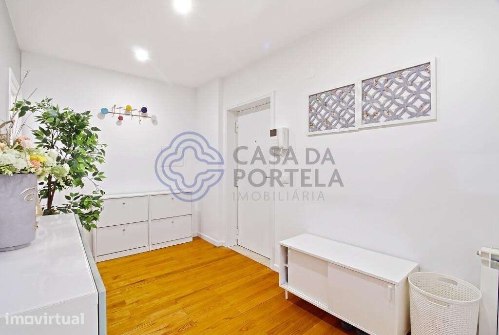 Apartamento T4 Renovado com 156 m2 na Madalena - Grande imagem: 3/36