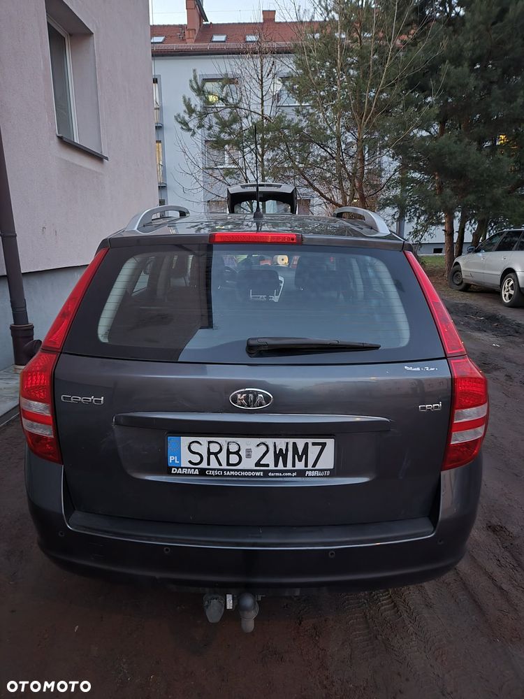 Kia Ceed - 9