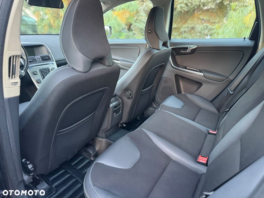 Volvo XC 60 D5 AWD Edition Pro - 16