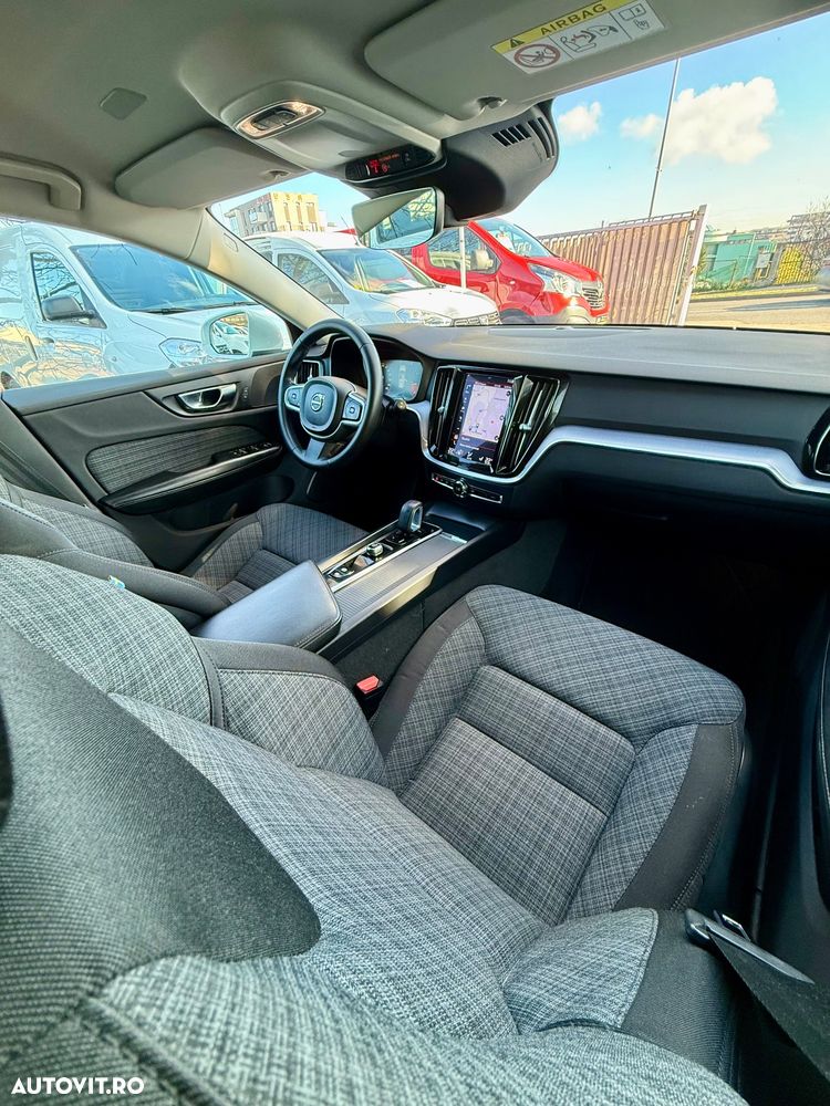 Volvo V60 B4 MHEV AT8 FWD Momentum Pro - 13