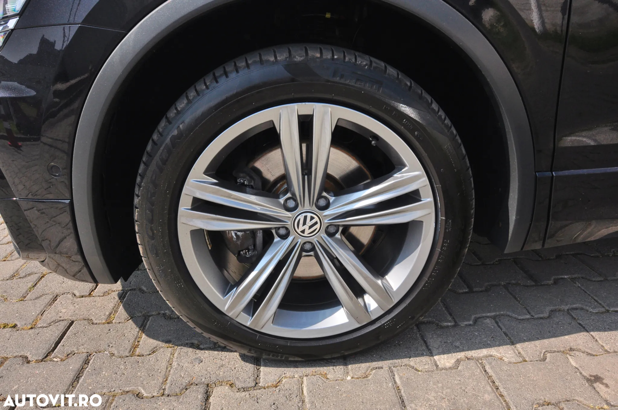 Volkswagen Tiguan Allspace 2.0 TDI 4Mot DSG R-Line - 10