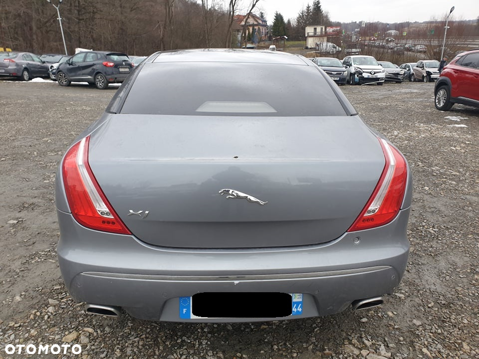 Jaguar XJ 3.0 D V6 Luxury - 6