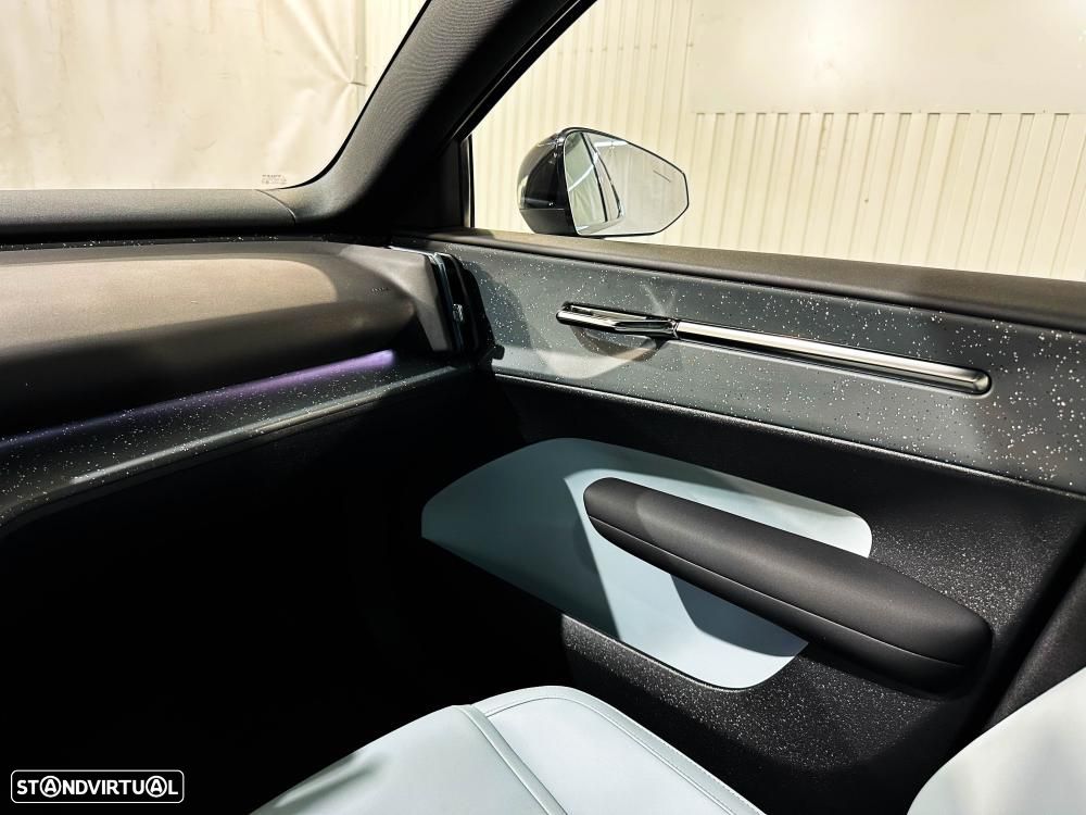 Volvo EX30 Twin Motor Performance AWD Plus - 24