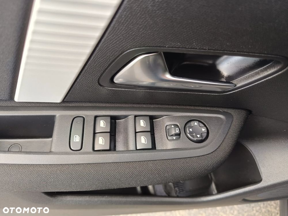 Citroën C4 PureTech 130 Stop&Start SHINE - 21