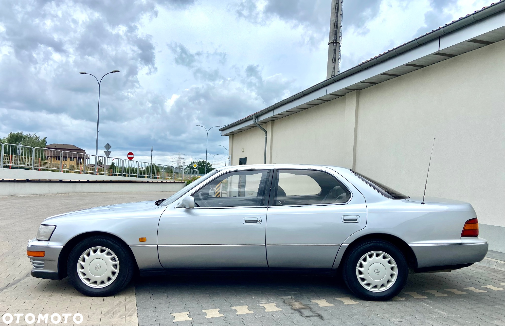 Lexus LS 400 - 11