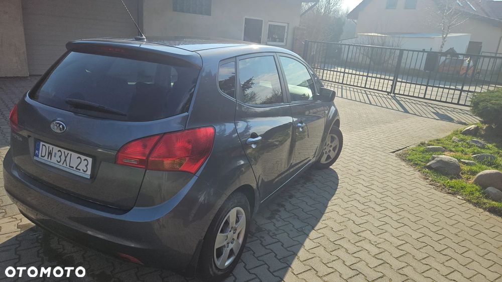 Kia Venga - 8
