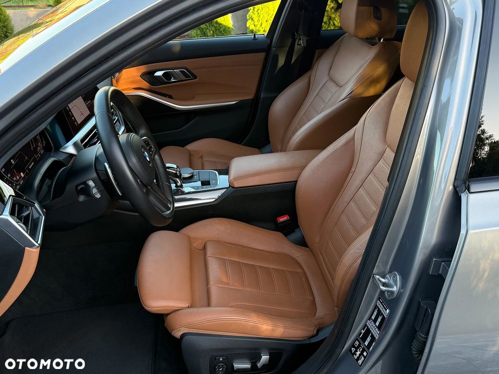 BMW Seria 3 M340i xDrive - 28