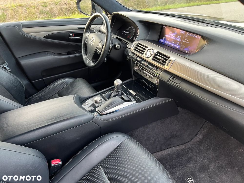 Lexus LS 460 F Sport - 31