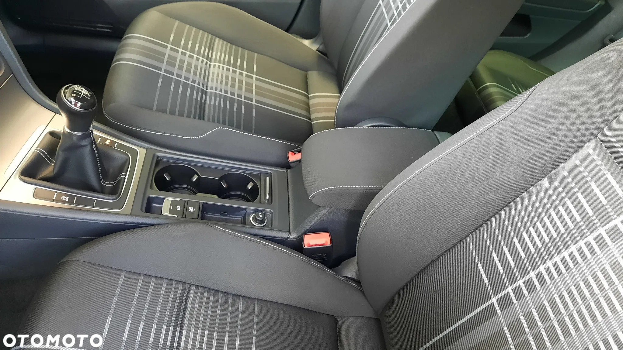 Volkswagen Golf 1.4 TSI BlueMotion Technology Lounge - 31