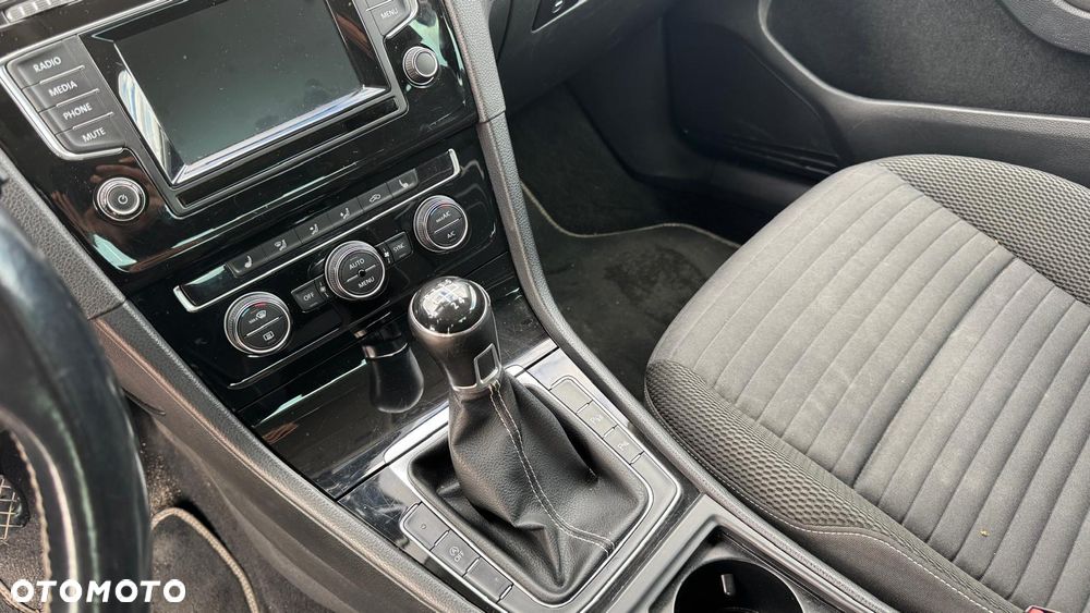 Volkswagen Golf 1.6 TDI BlueMot Comfortline - 11