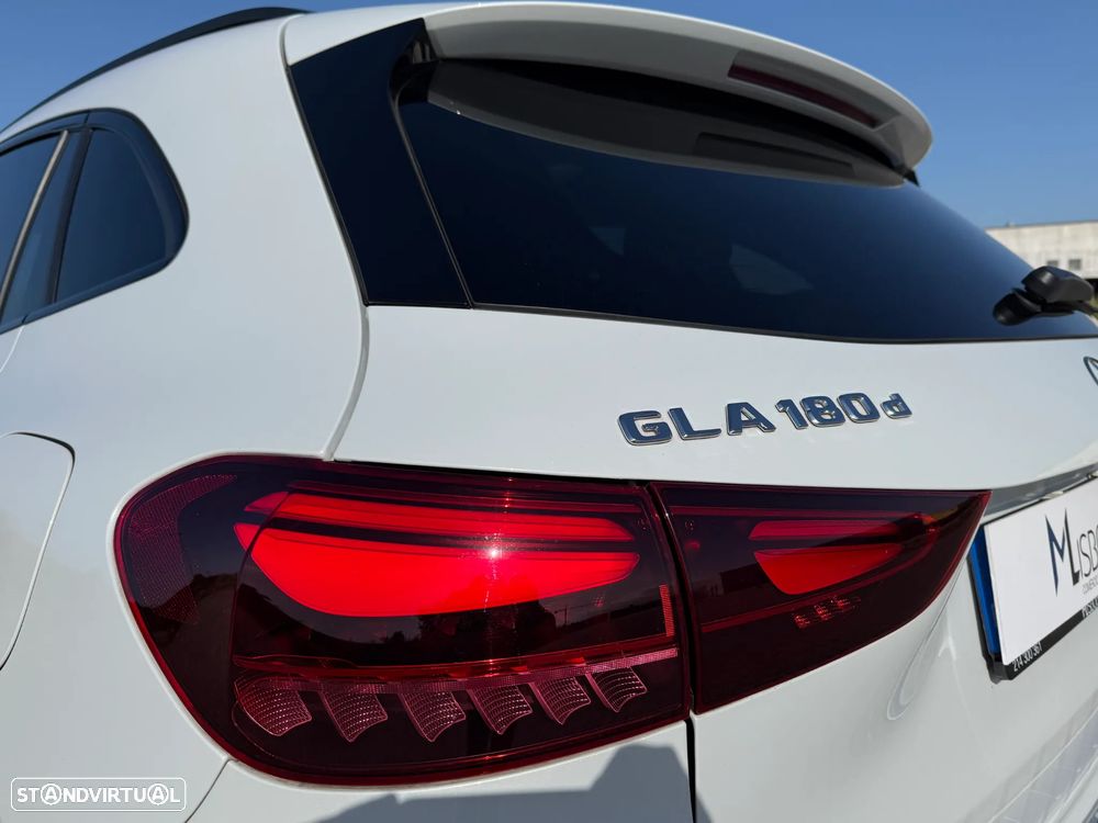Mercedes-Benz GLA 180 d Progressive - 19