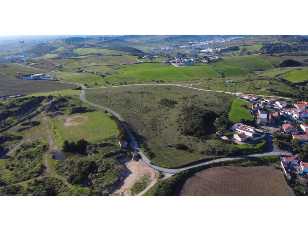 Terreno com Projeto Aprovado para 36 Moradias | Torres Vedras - Grande imagem: 4/7
