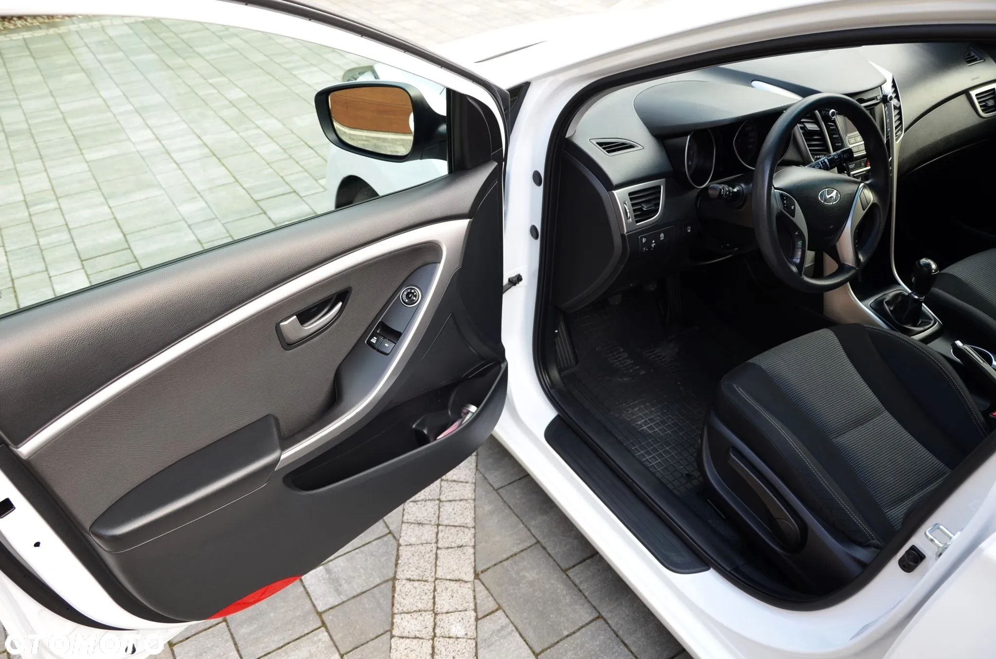 Hyundai i30 1.4 BlueDrive Classic + - 11