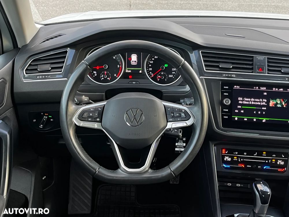 Volkswagen Tiguan - 14