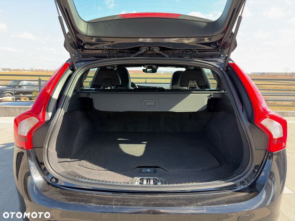 Volvo V60 D4 Drive-E Momentum - 11