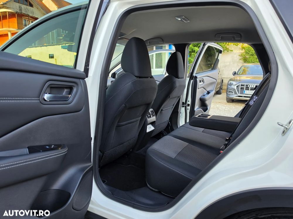 Nissan Qashqai 1.3 DIG-T MHEV N-Connecta - 24
