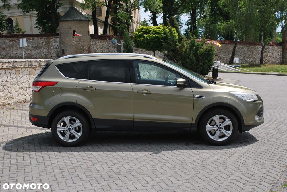 Ford Kuga 2.0 TDCi 2x4 Titanium - 8