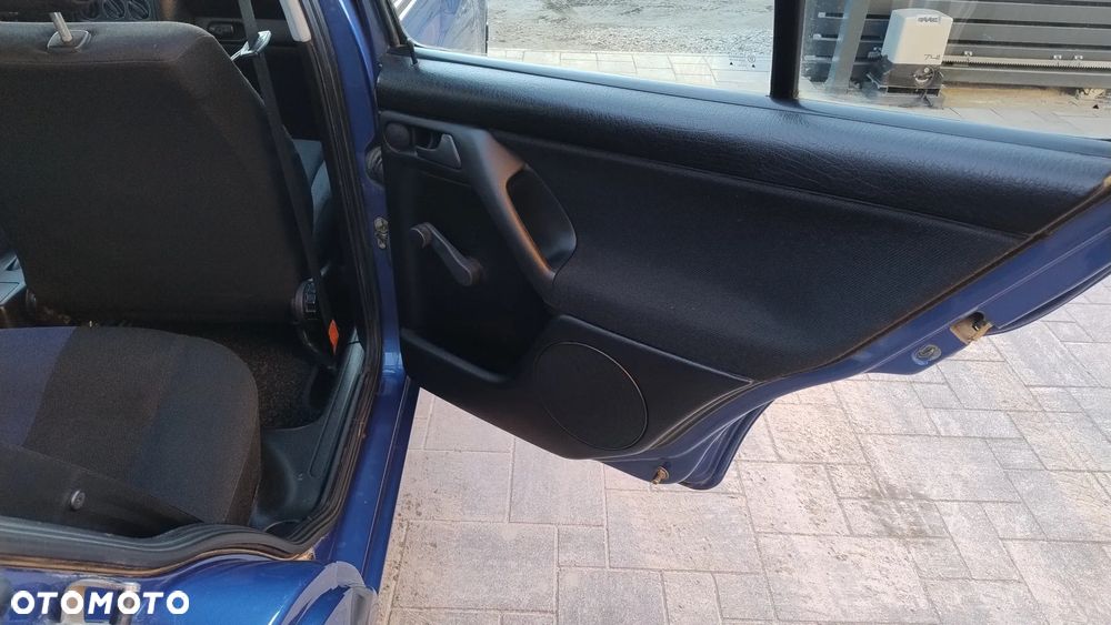 Volkswagen Golf 1.6 - 20