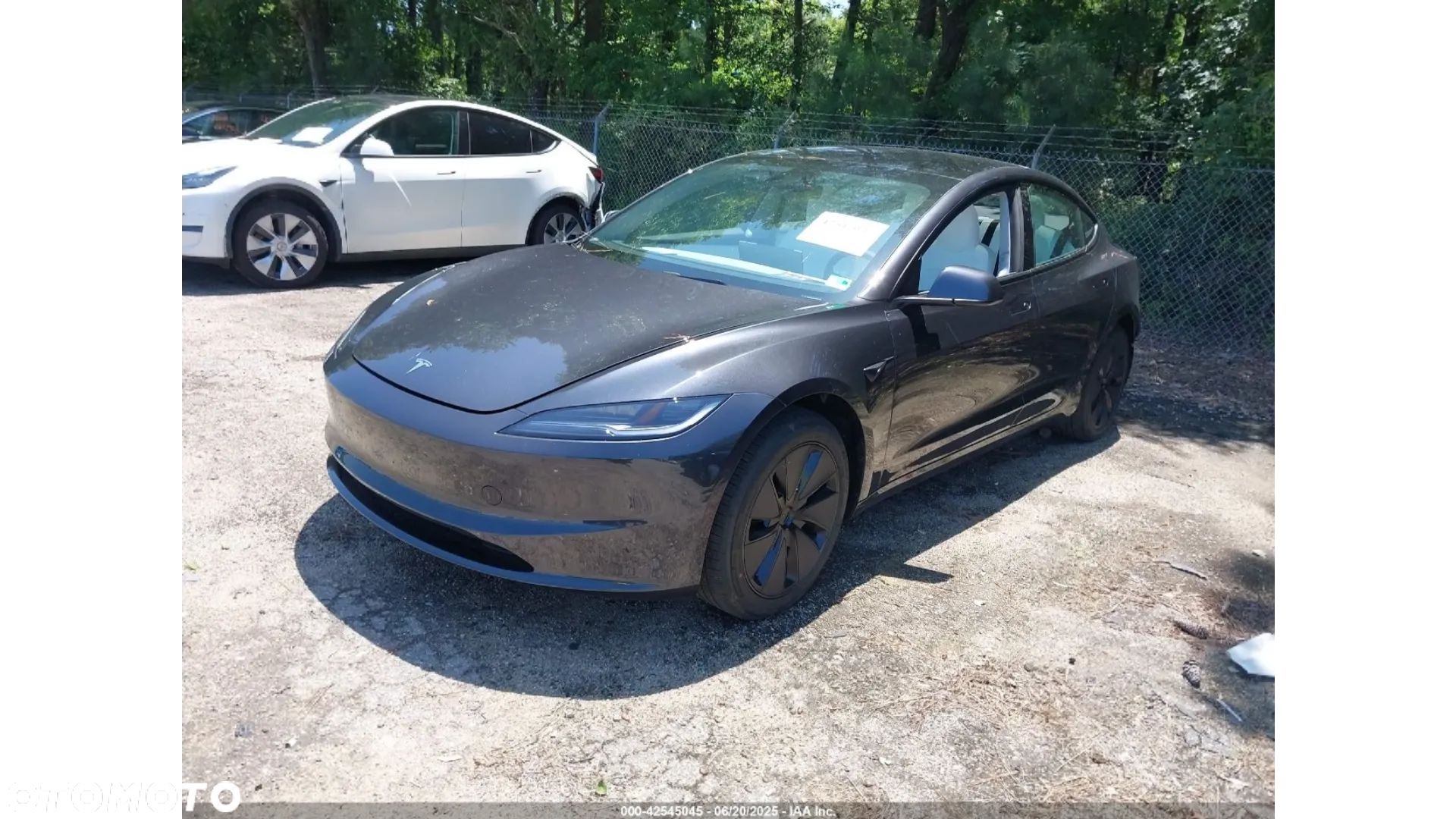 Tesla Model 3 - 1