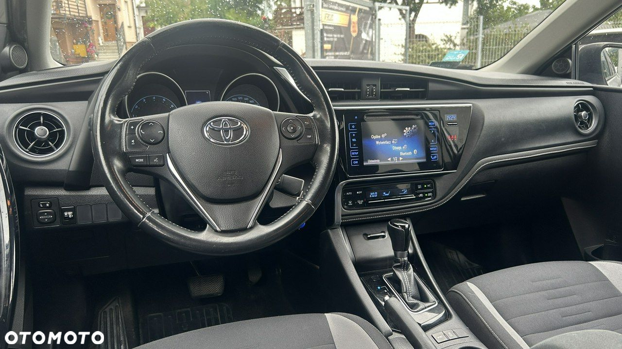 Toyota Auris - 18