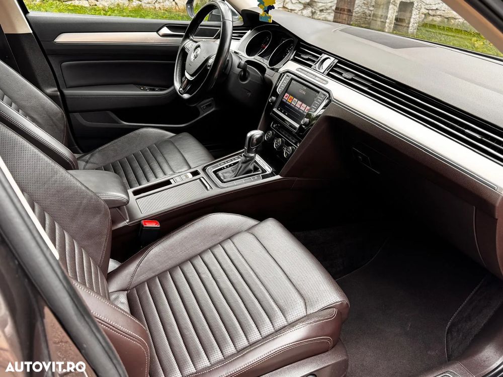 Volkswagen Passat 2.0 TDI SCR BlueMotion Technology 4Motion D Comfortline - 16