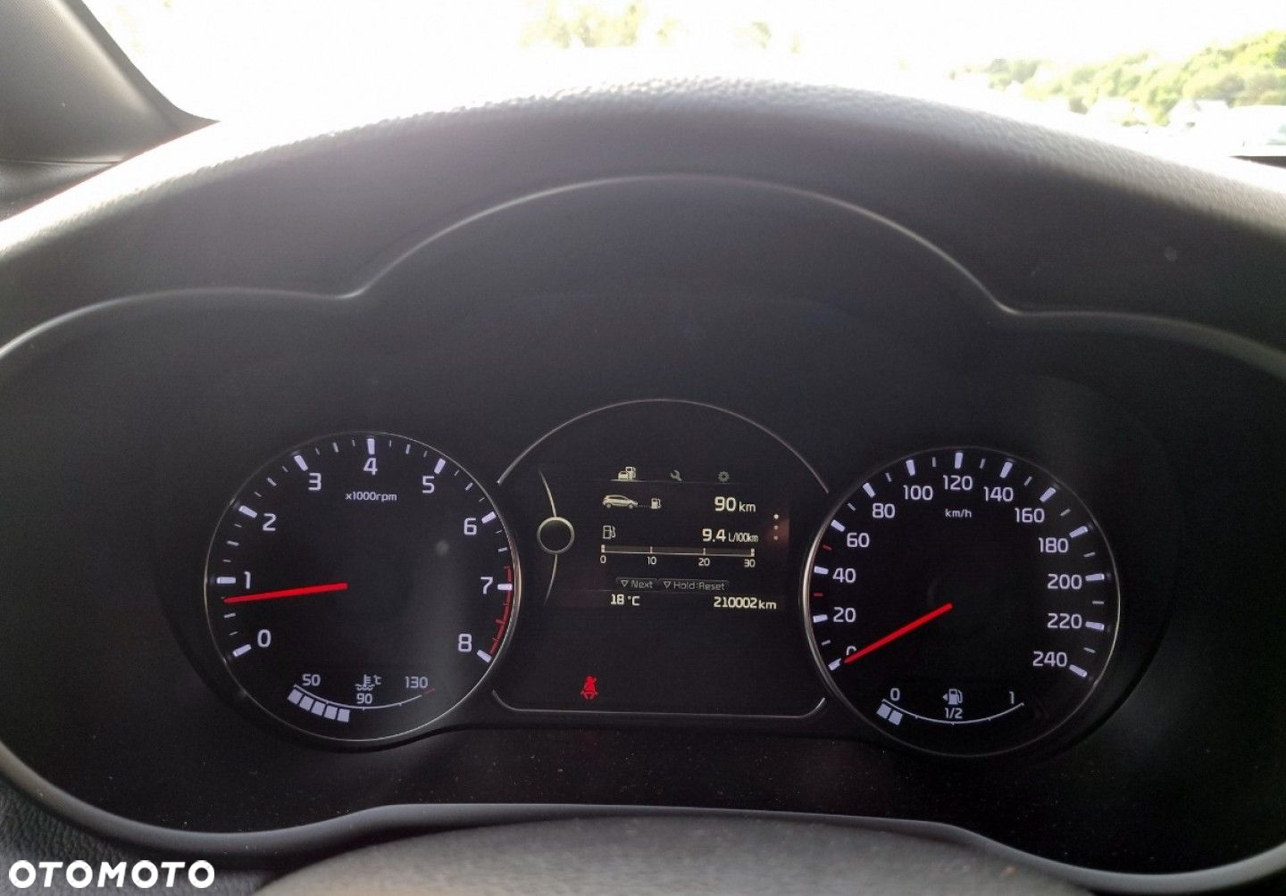 Kia Carens - 40