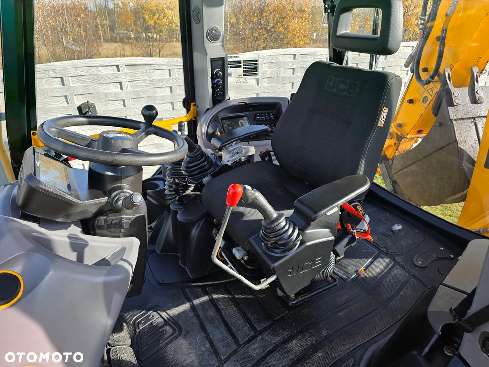 JCB - 4