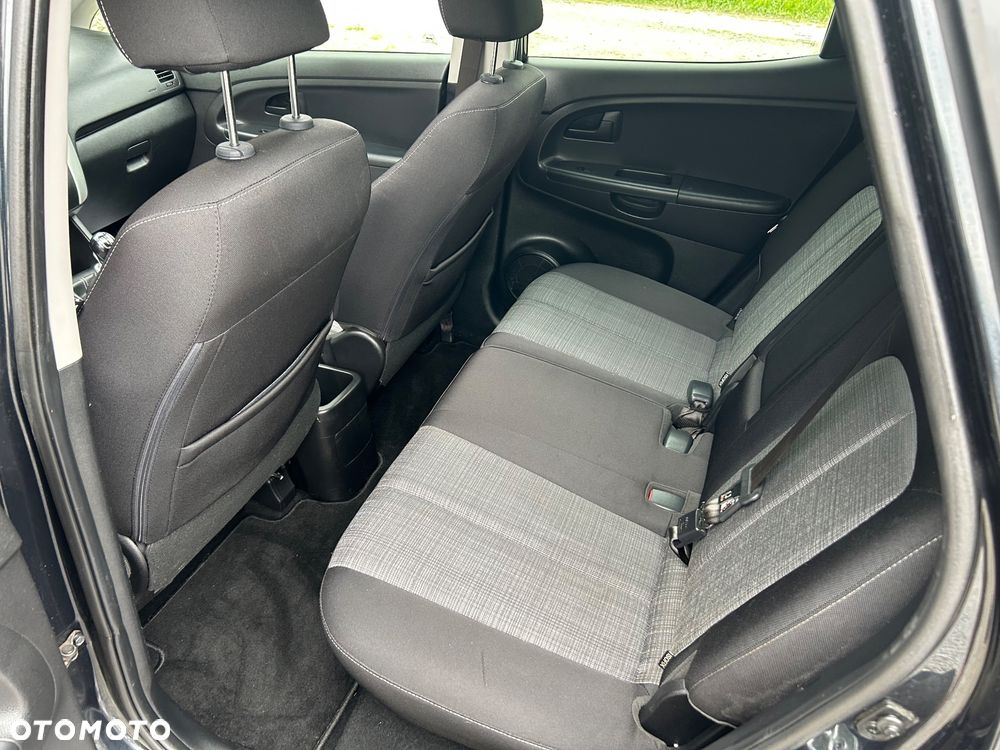 Kia Venga 1.6 CRDi 128 Business Line - 9