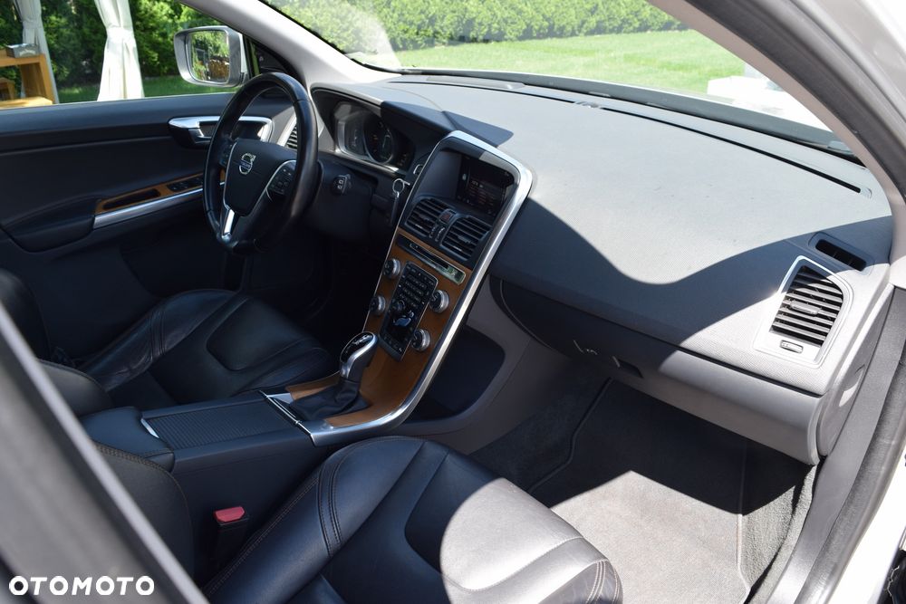 Volvo XC 60 D4 Geartronic Momentum Pro - 14