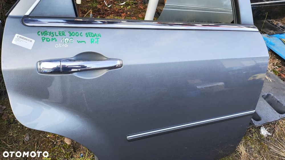 DRZWI PRAWY TYŁ TYLNE KOMPLETNE PDM ORYGINALNY LAKIER KLAMKA CHROM LISTWA CHRYSLER 300C PRZED LIFT SEDAN KOMBI - 3
